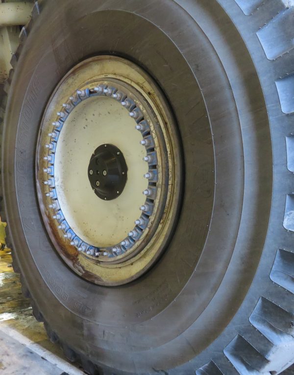 Truck hubcap wheel covers